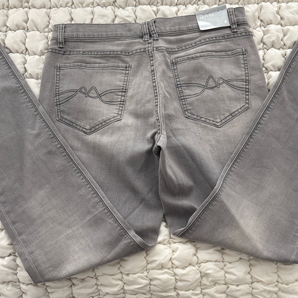 New York & Company Gray Skinny Jeans - Picture 6 of 6